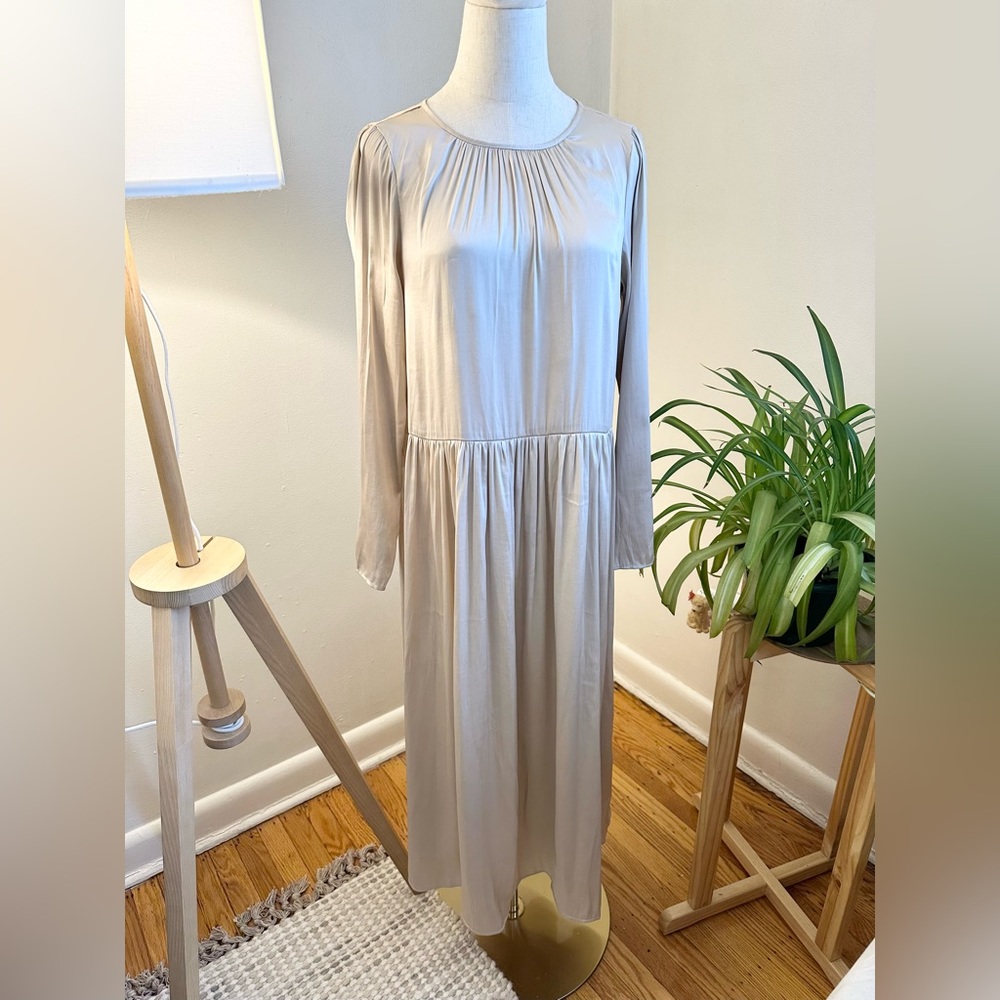 H&M dress. Size 4/S. - Picture 3 of 3